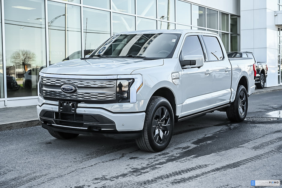 2023 Ford F-150 Lightning in Brossard, Quebec - w940px