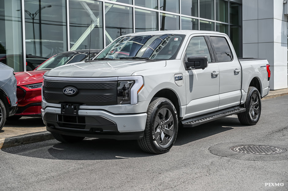 2024 Ford F-150 Lightning in Brossard, Quebec - w940px
