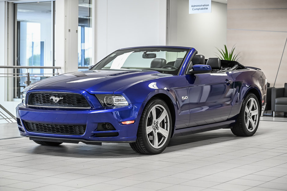 2013 Ford Mustang convertible in Brossard, Quebec - w940px
