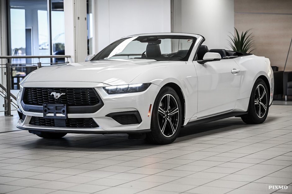 2025 Ford Mustang convertible in Brossard, Quebec - w940px