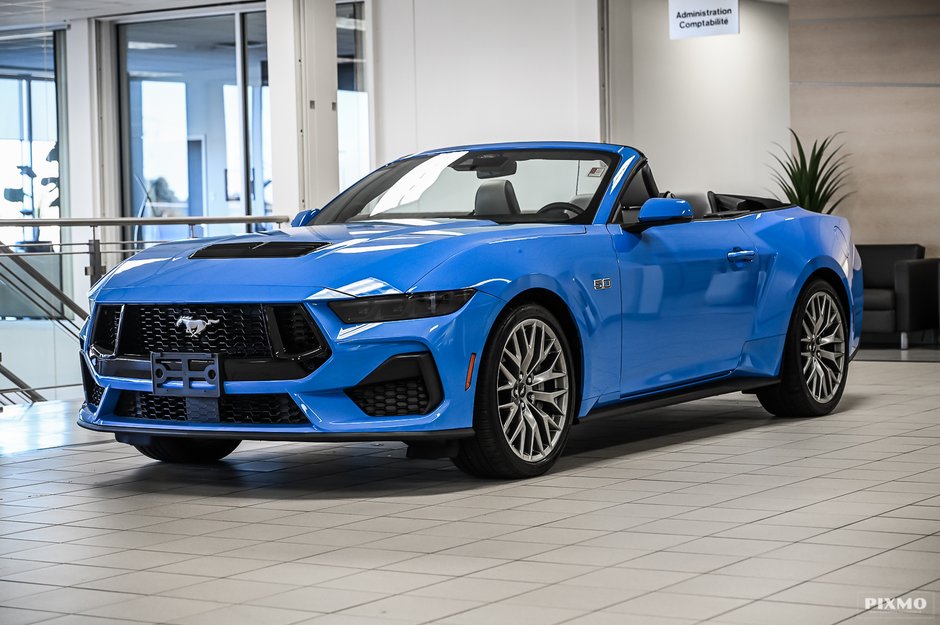 2025 Ford Mustang convertible in Brossard, Quebec - w940px