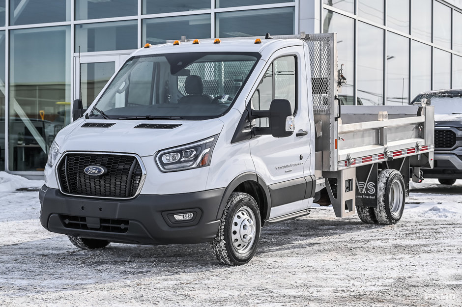 2023 Ford Transit 350HD Chassis in Brossard, Quebec - w940px