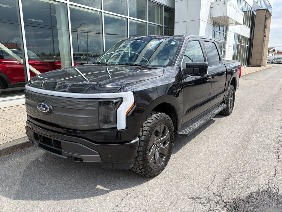 2023 Ford F-150 Lightning in Brossard, Quebec - w940px