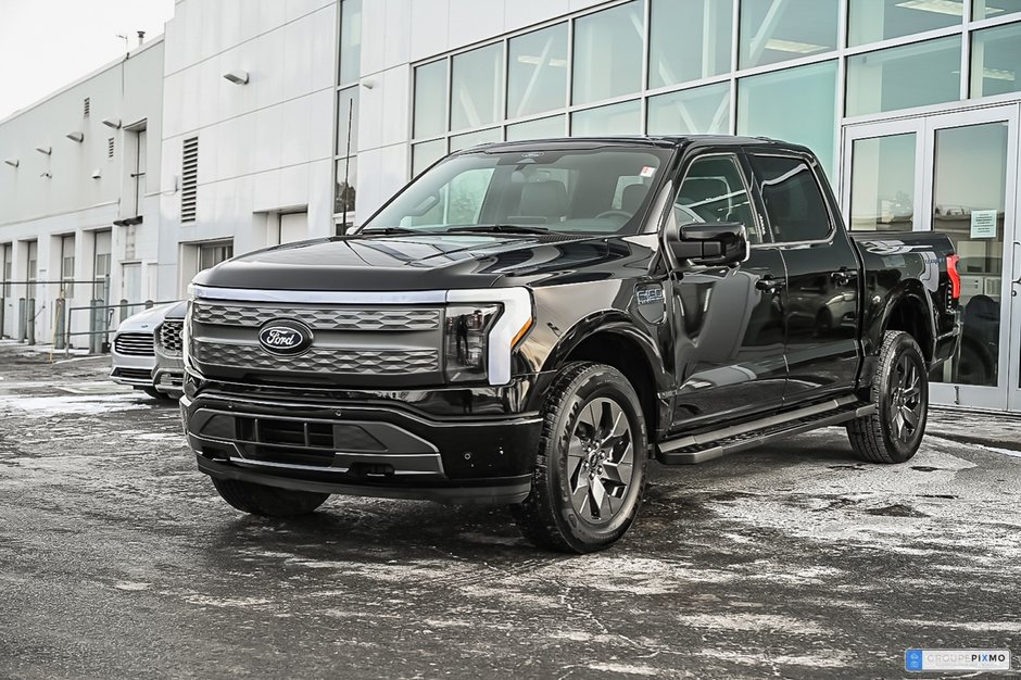 2025 Ford F-150 Lightning in Brossard, Quebec - w940px