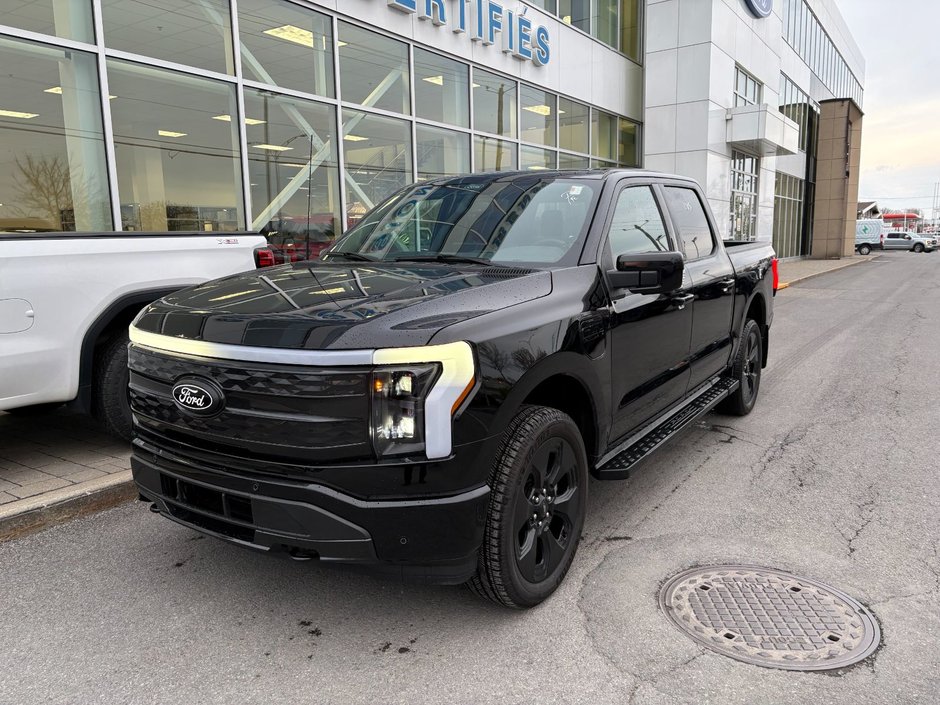 2025 Ford F-150 Lightning Platinum | 4X4 | SPÉCIAL DÉMO 4.99% | BLACK PACK in Brossard, Quebec