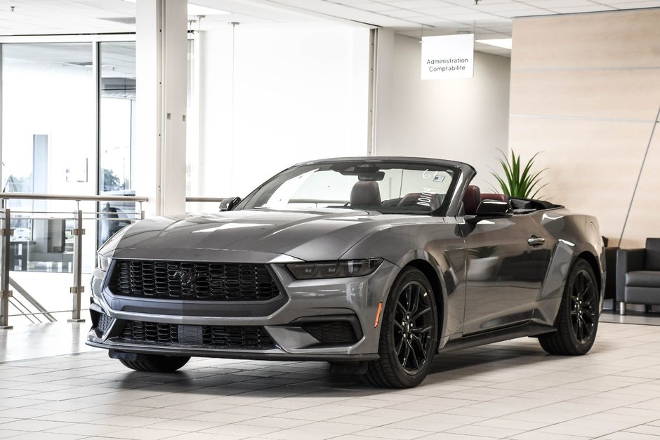 Ford Mustang convertible  2026 à Brossard, Québec - w940px
