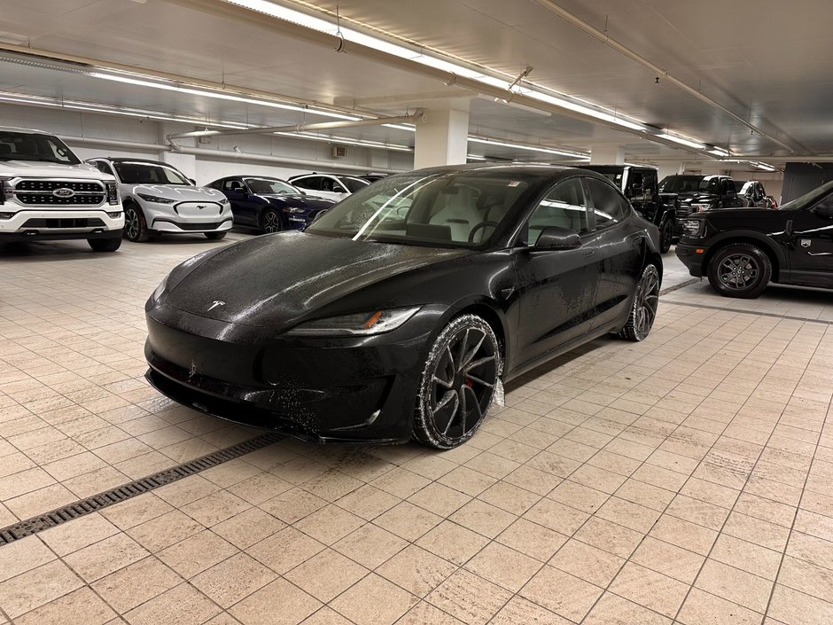 2024 Tesla Model 3 in Brossard, Quebec - w940px