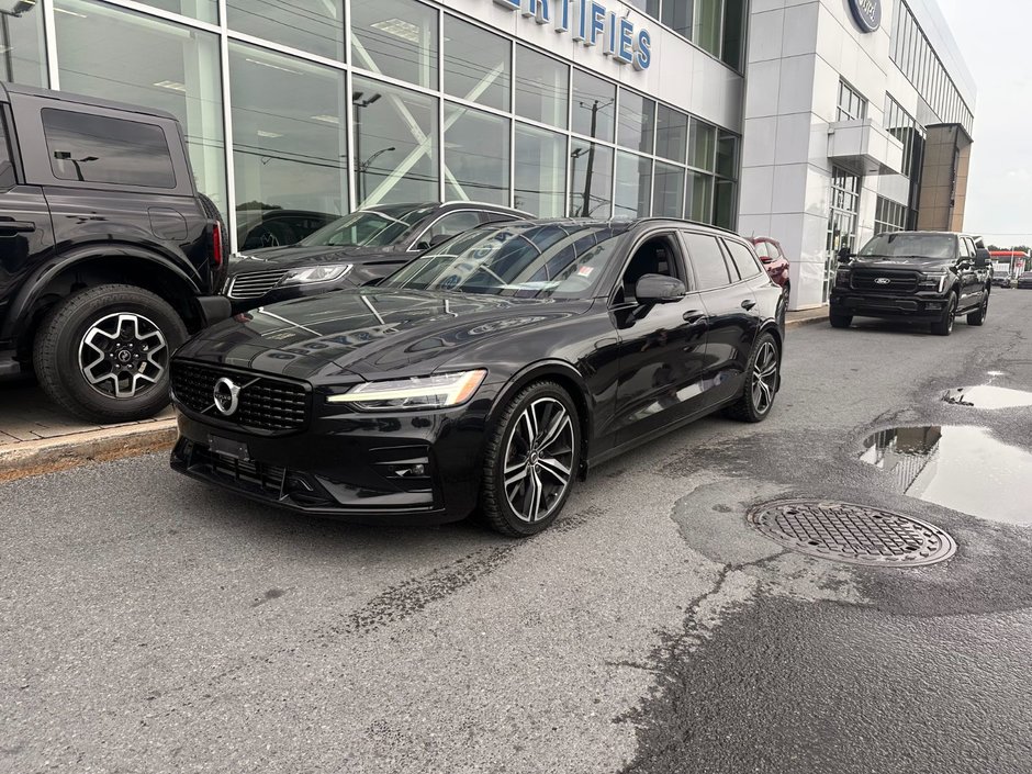 Volvo V60  2021 à Brossard, Québec - w940px