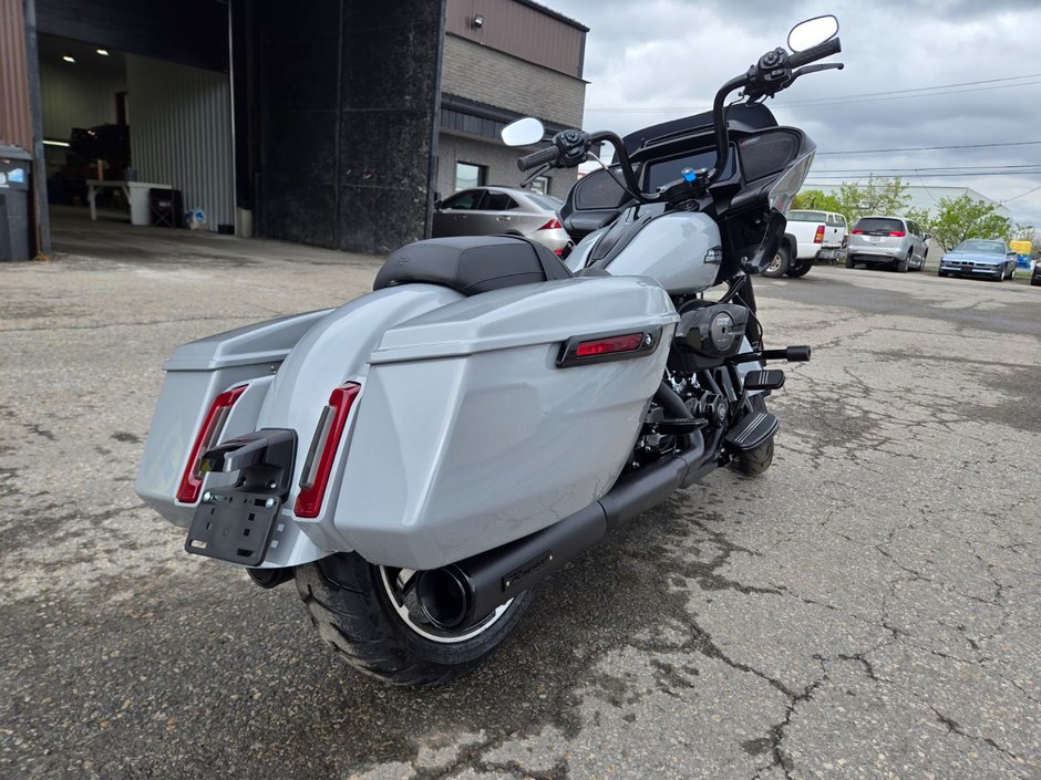 Harley-Davidson Road Glide BRAND NEW 210KM ONLY !!! 2025 117pc