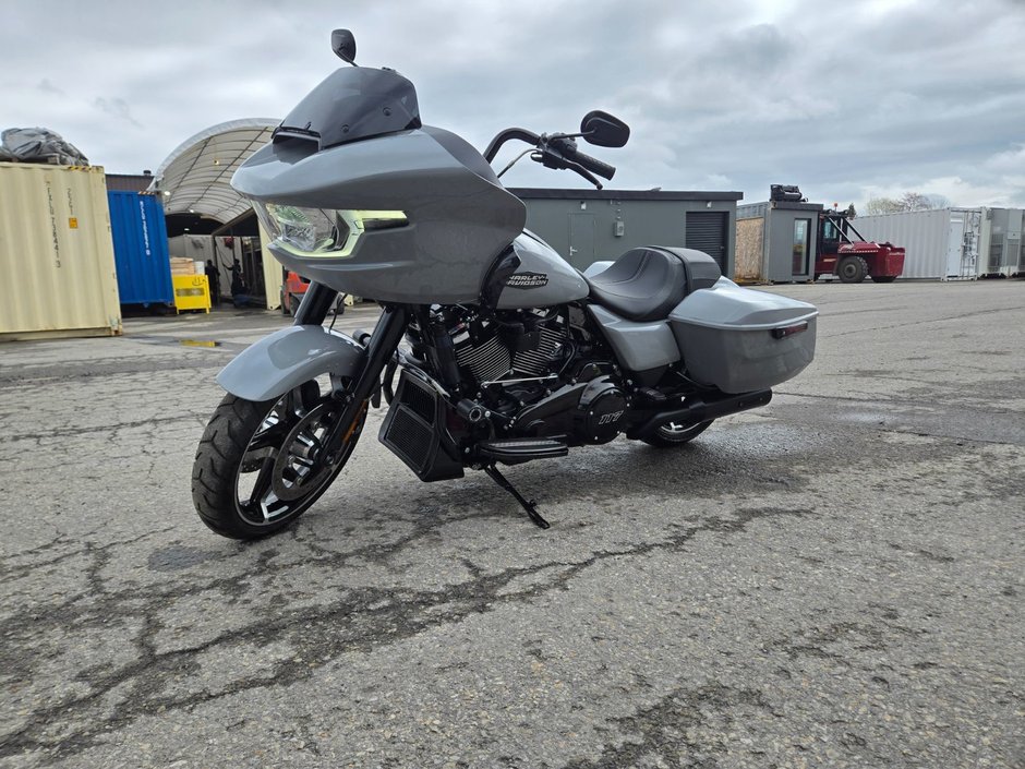 Harley-Davidson Road Glide BRAND NEW 210KM ONLY !!! 2025 117pc