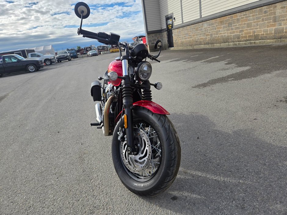 Triumph Bonneville Bobber GOLD LINE LIMITED EDITION 2022 NEUF ! Seulement 1500 KM
