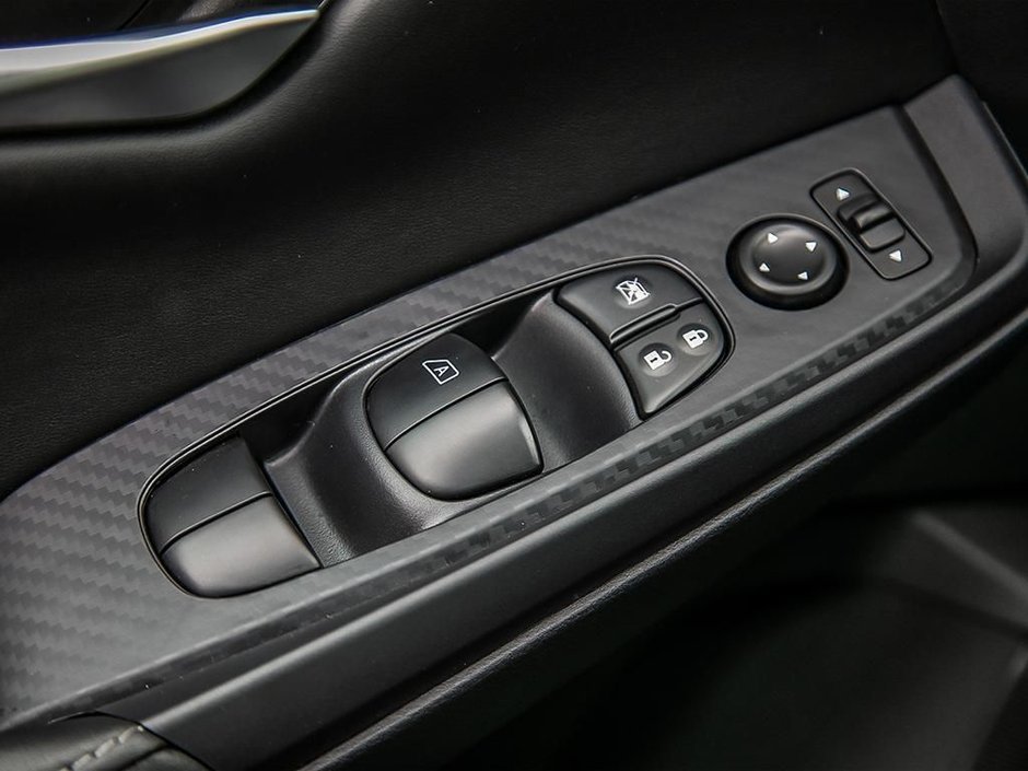 2025 Nissan Sentra SV MOONROOF-13