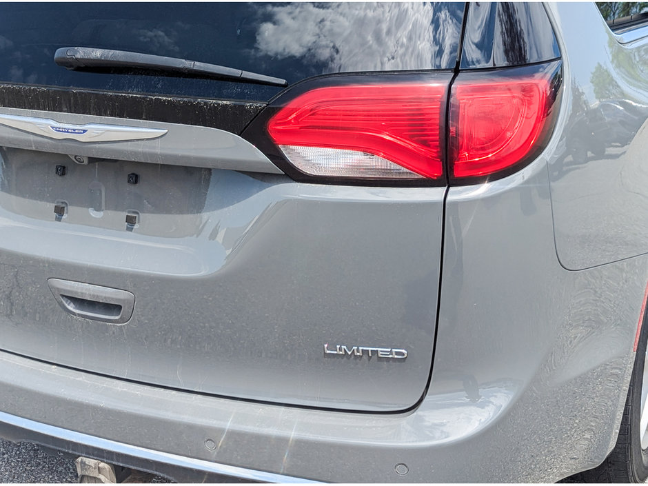 2020 Chrysler Pacifica Limited-9