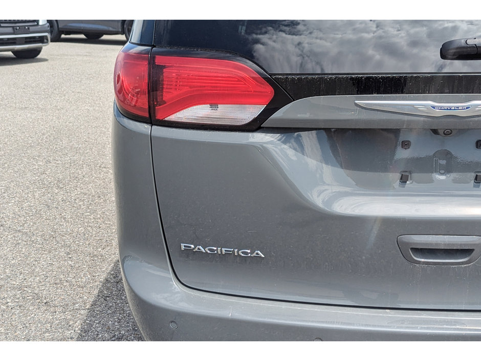 2020 Chrysler Pacifica Limited-10