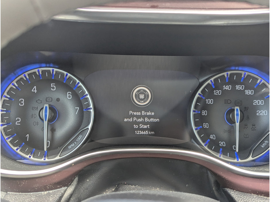 2020 Chrysler Pacifica Limited-28