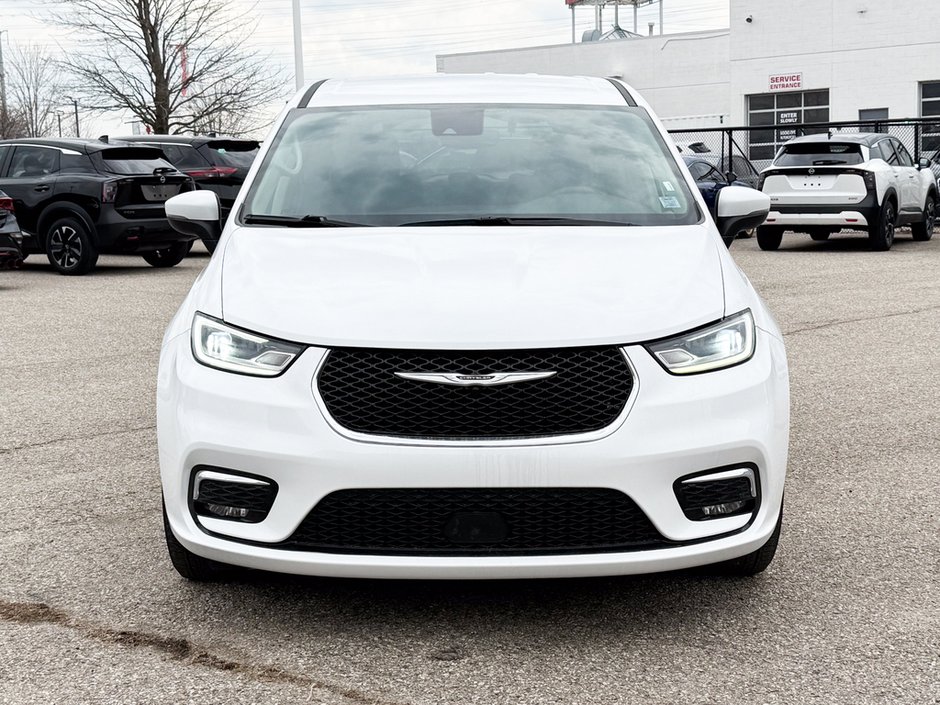 2023 Chrysler Pacifica Touring-L-1