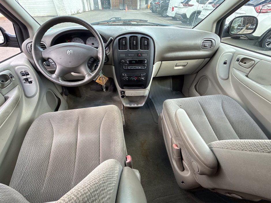 2006 Dodge Caravan Base-10