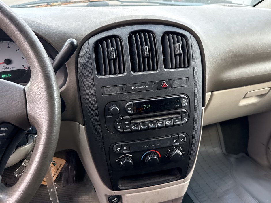2006 Dodge Caravan Base-11