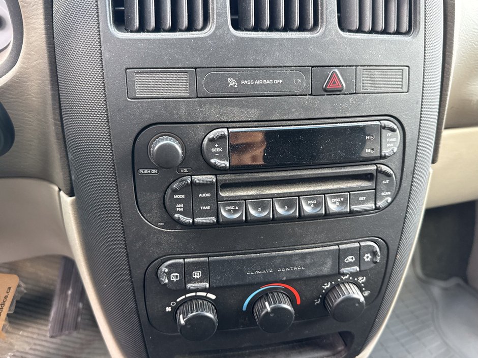 2006 Dodge Caravan Base-13
