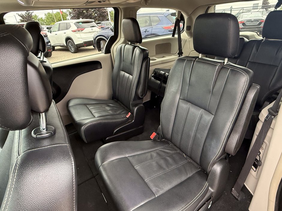 2015 Dodge Grand Caravan Crew-13