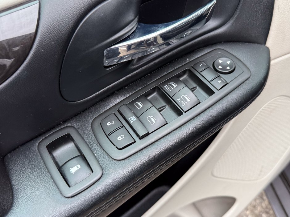 2015 Dodge Grand Caravan Crew-19