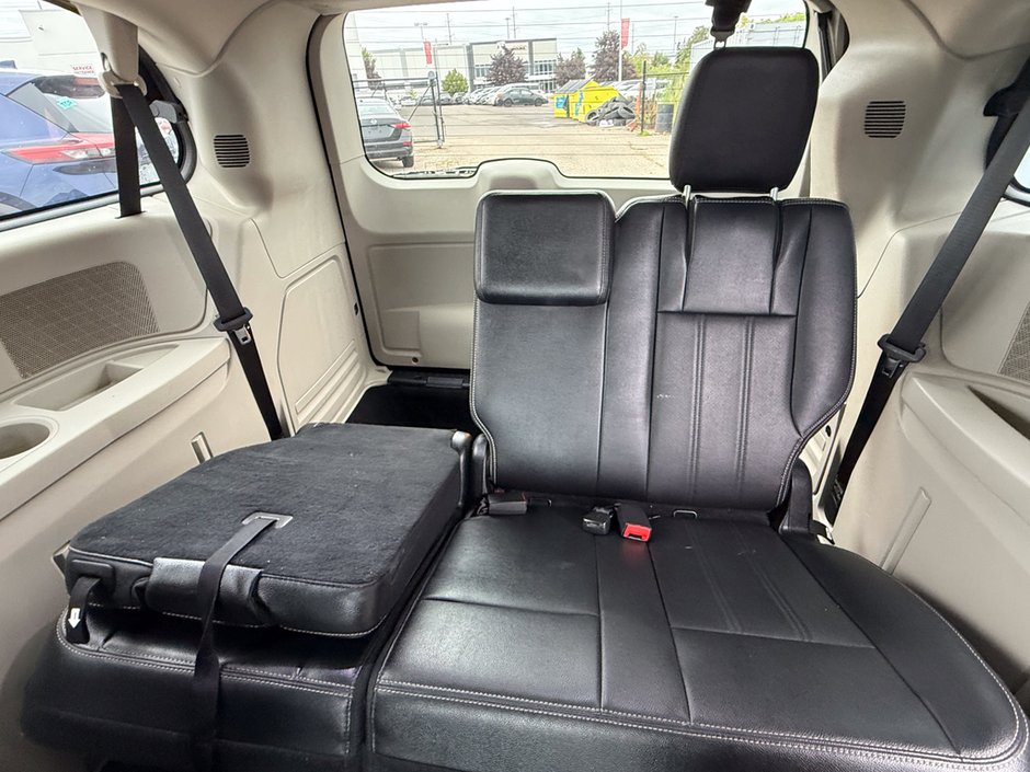 2015 Dodge Grand Caravan Crew-14