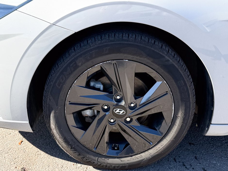 2022 Hyundai Elantra Preferred-9