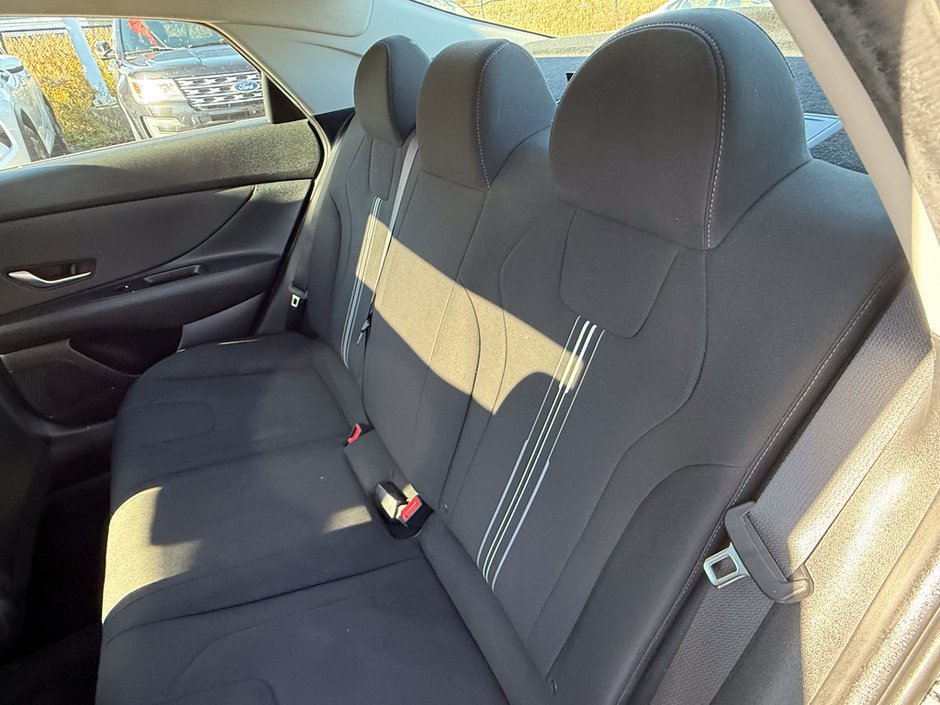 2022 Hyundai Elantra Preferred-13