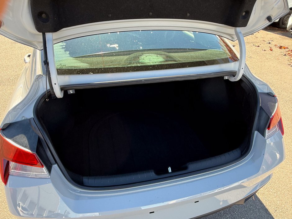 2022 Hyundai Elantra Preferred-12