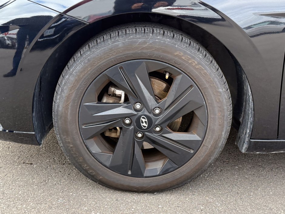 2023 Hyundai Elantra Preferred-9