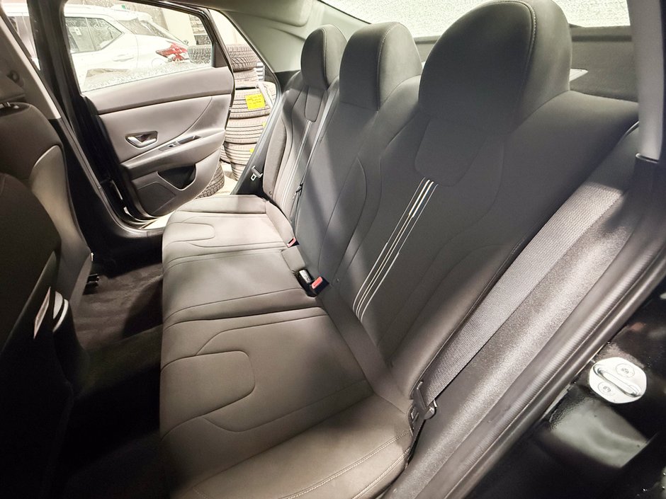 2023 Hyundai Elantra Preferred-17