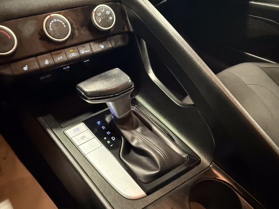 2023 Hyundai Elantra Preferred-25