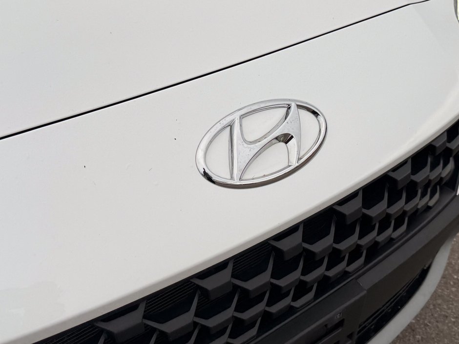 2022 Hyundai Kona Preferred| Sun&Tech Package | Certified | No Accid-9