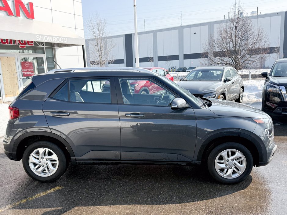 2024 Hyundai Venue Preferred-8