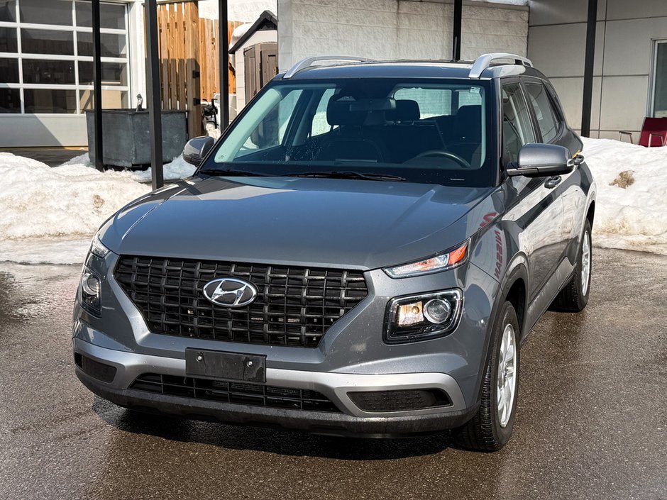 2024 Hyundai Venue Preferred-3