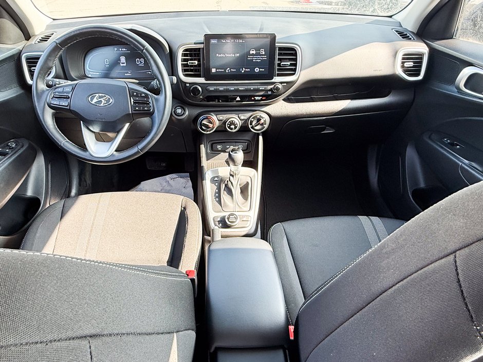 2024 Hyundai Venue Preferred-16