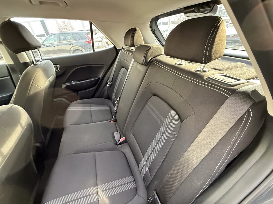 2024 Hyundai Venue Preferred-14