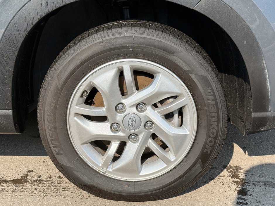 2024 Hyundai Venue Preferred-10