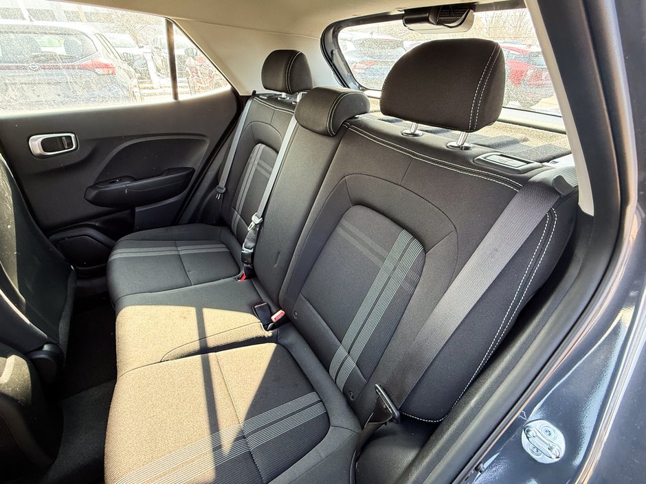 2024 Hyundai Venue Preferred-15