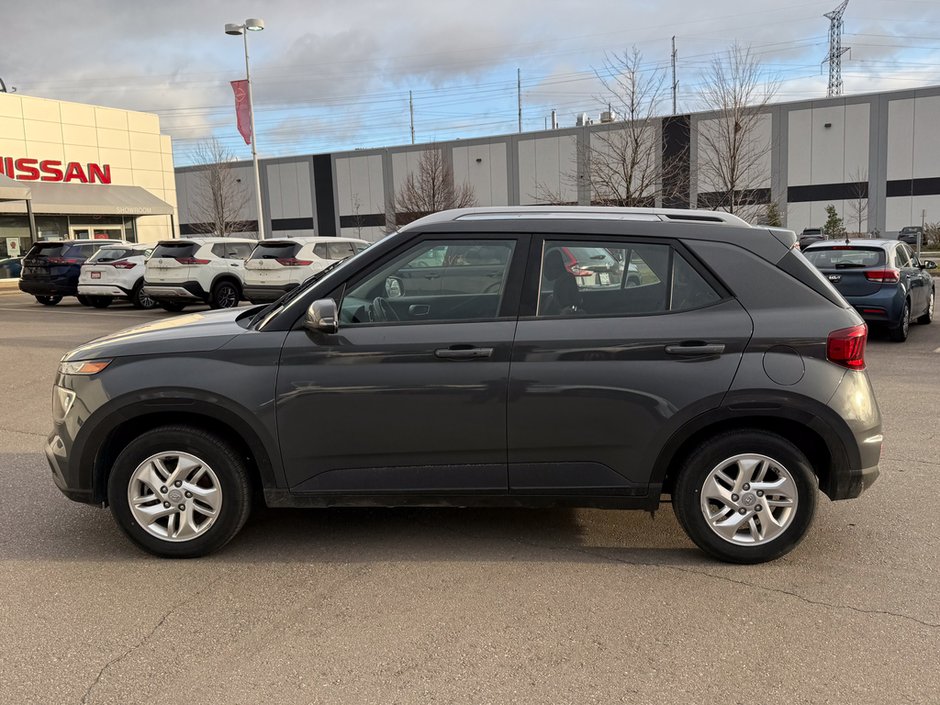 2024 Hyundai Venue Preferred-3