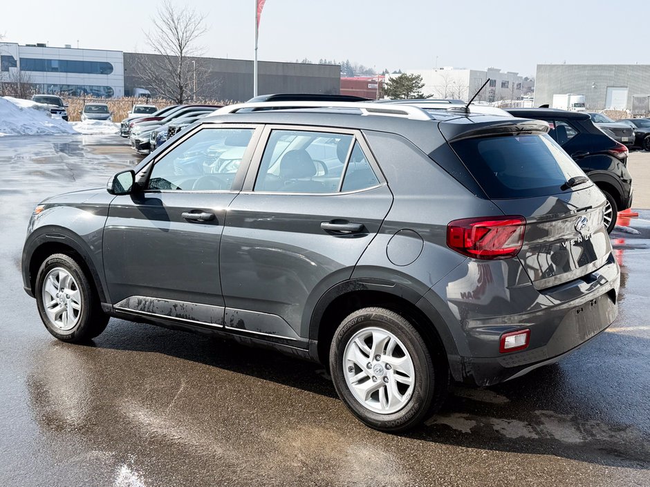 2024 Hyundai Venue Preferred-5