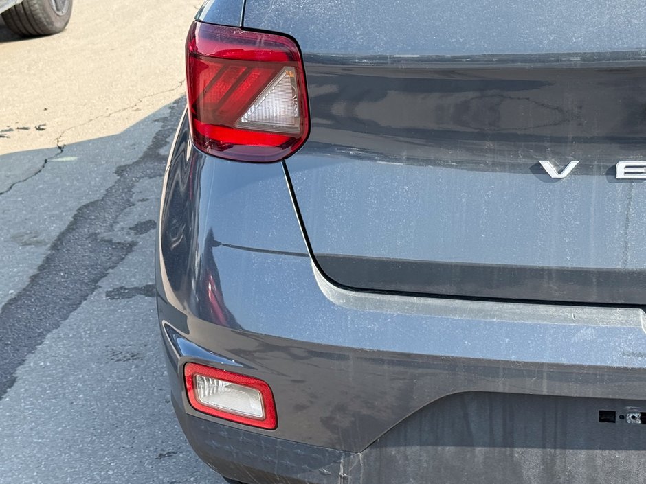 2024 Hyundai Venue Preferred-13