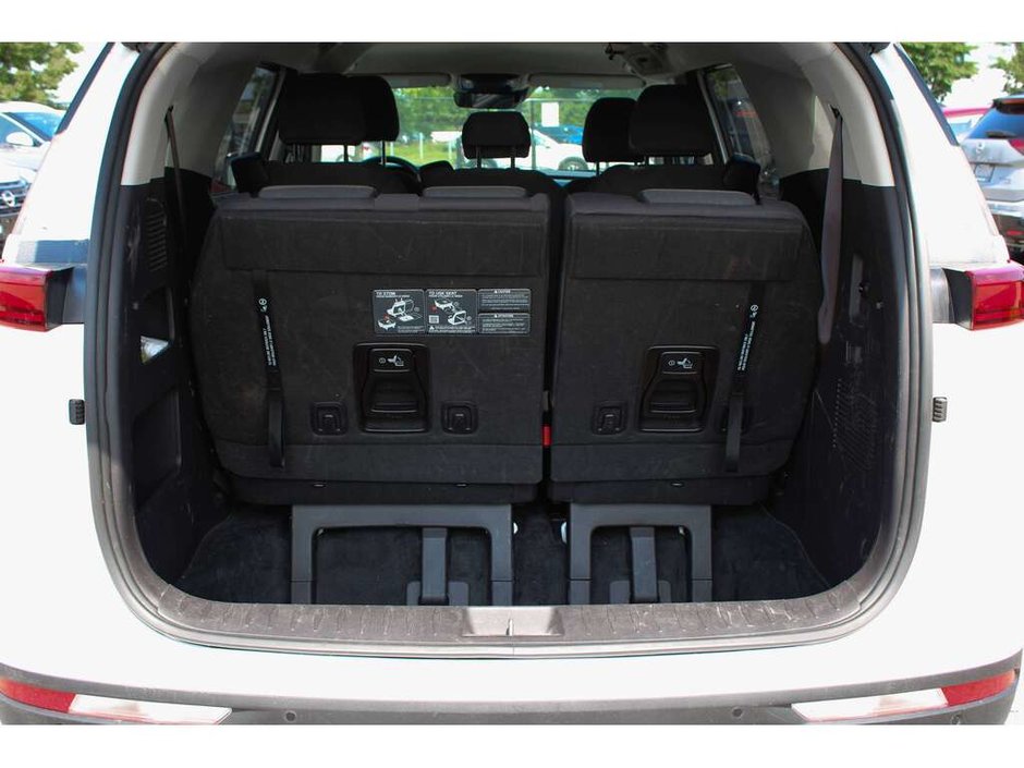 2024 Kia Carnival LX-9