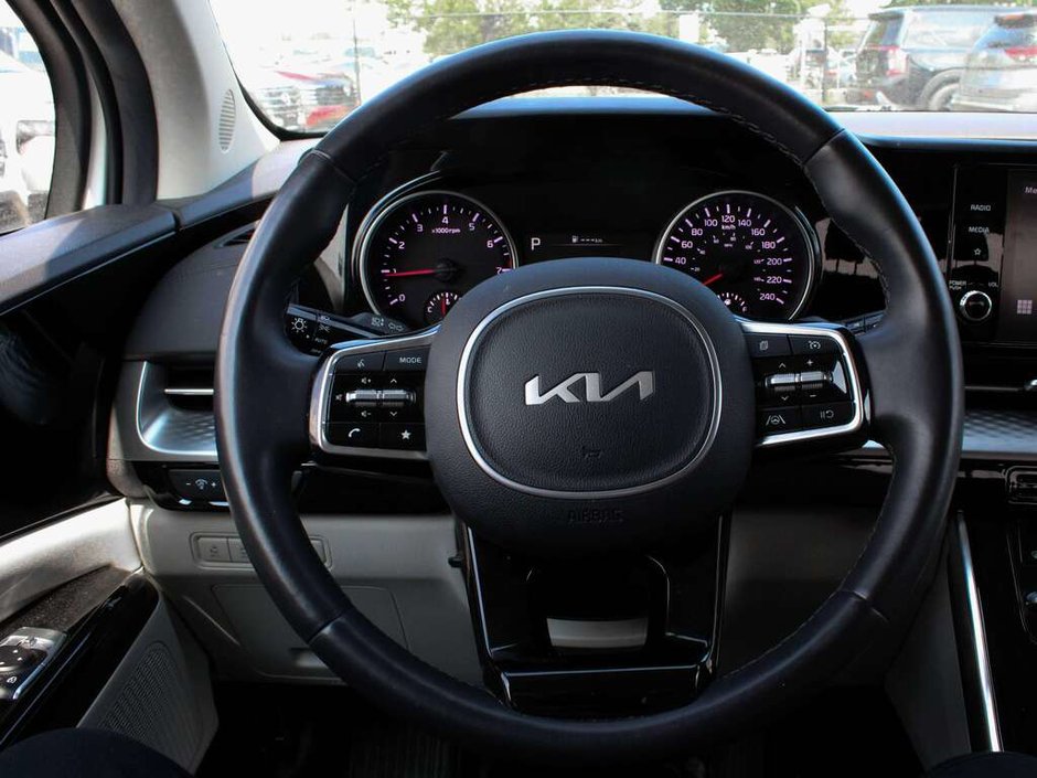 2024 Kia Carnival LX-13