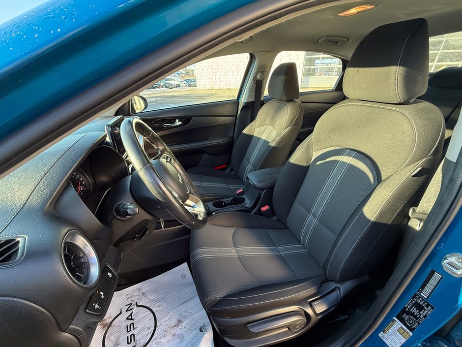 2023 Kia Forte EX-19