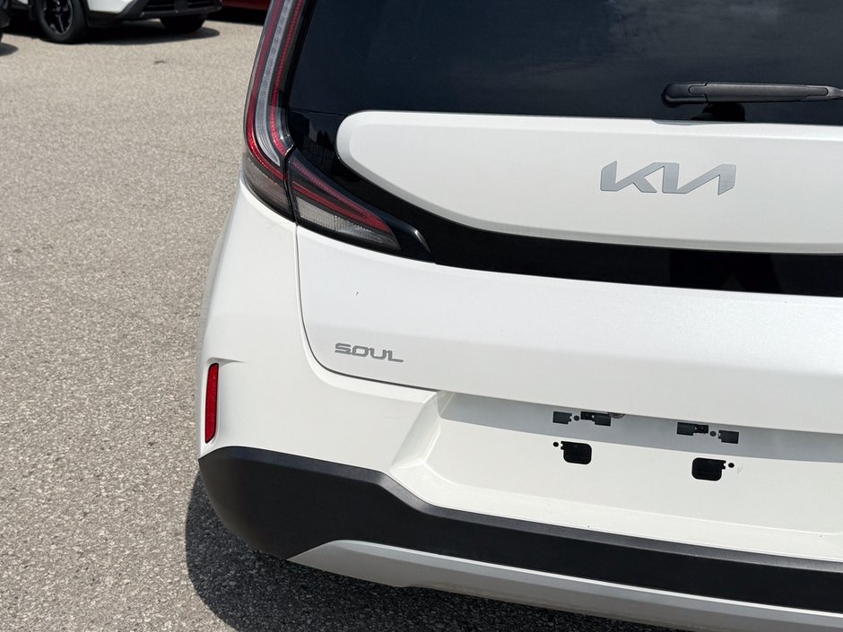 2023 Kia Soul EX-12