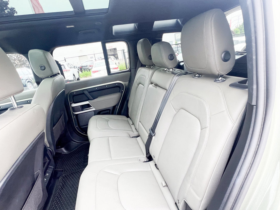 2023 Land Rover Defender 110 S-15