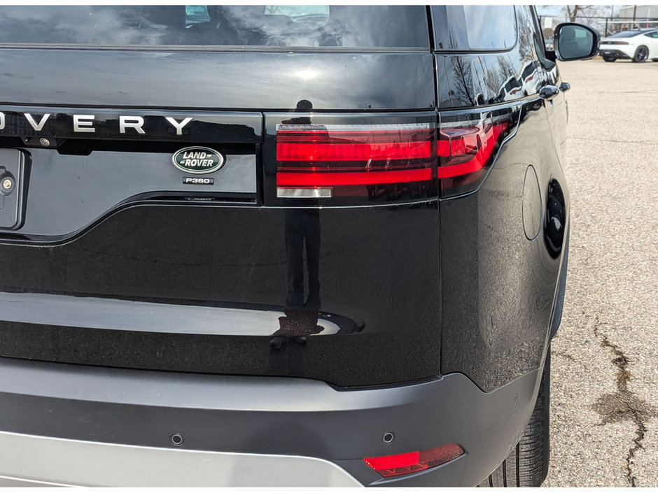 2023 Land Rover Discovery S-13