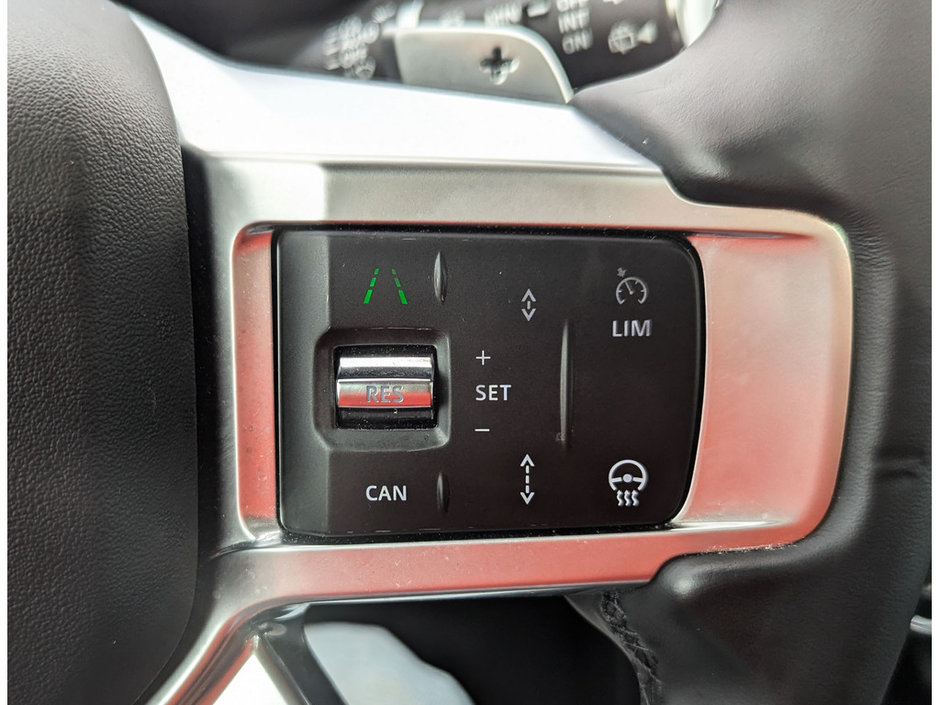 2023 Land Rover Discovery S-27