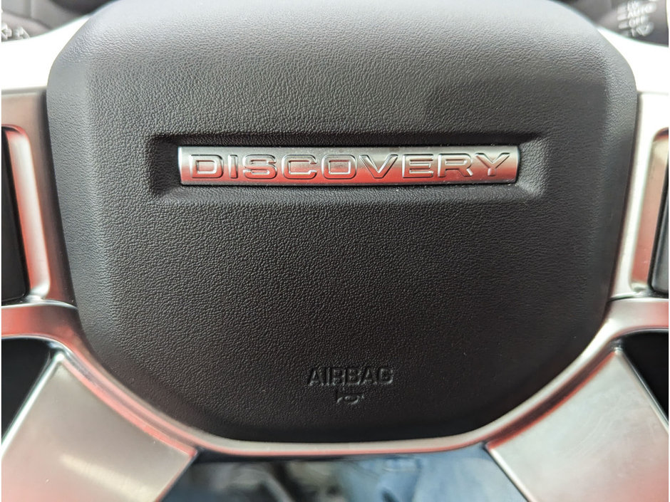2023 Land Rover Discovery S-26
